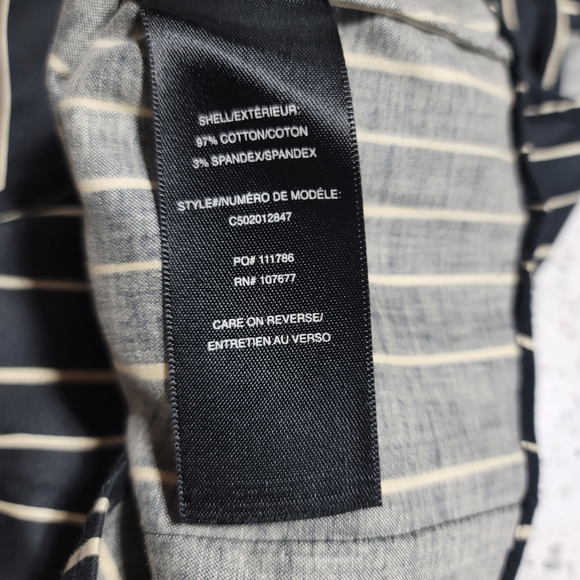 Alice + Olivia Lea Stripe Crop Top - Picture 7 of 9